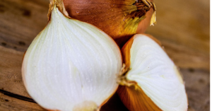 Castor oil and onion juice for hair growth natural remedy application