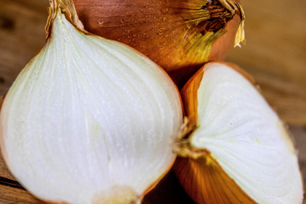 Castor oil and onion juice for hair growth natural remedy application
