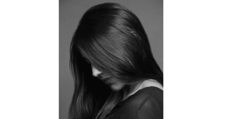 Castor Oil with Onion Juice for Hair: Benefits, How to Use It, and Side Effects